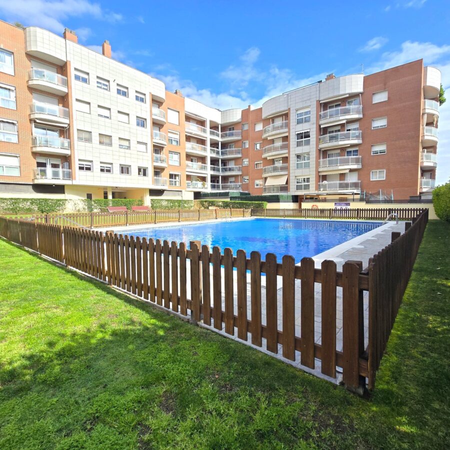 00717 - PISO EXCLUSIVO DE 4 HABITACIONES + PK +PISCINA en Zona Mestral de Reus / LA MINETA (Carretera de Reus a Castellvell)